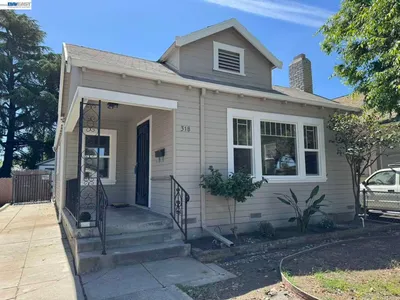 318 Pine St photo 2