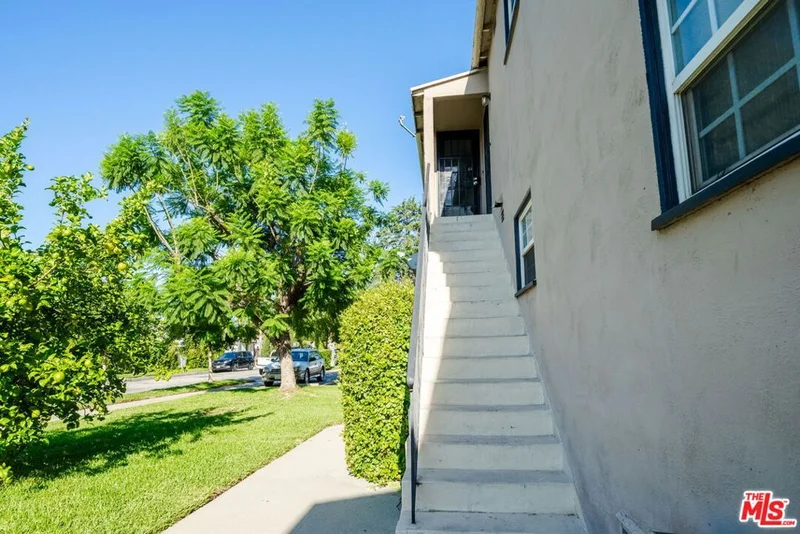 Photo 2 of 823 Highland Avenue 10