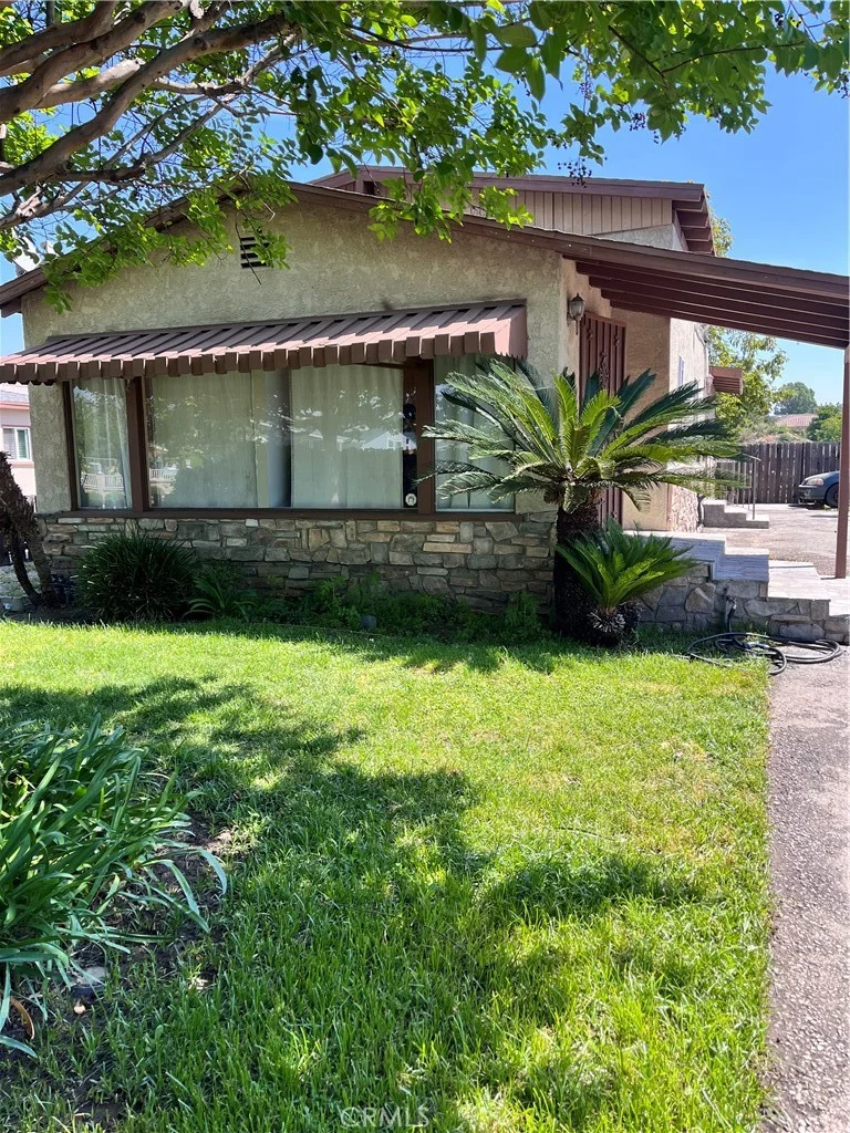 740 N Amelia Avenue photo 2