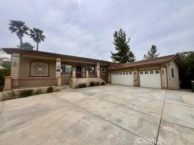 22561 Canyon Lake N, Canyon Lake, CA 92587