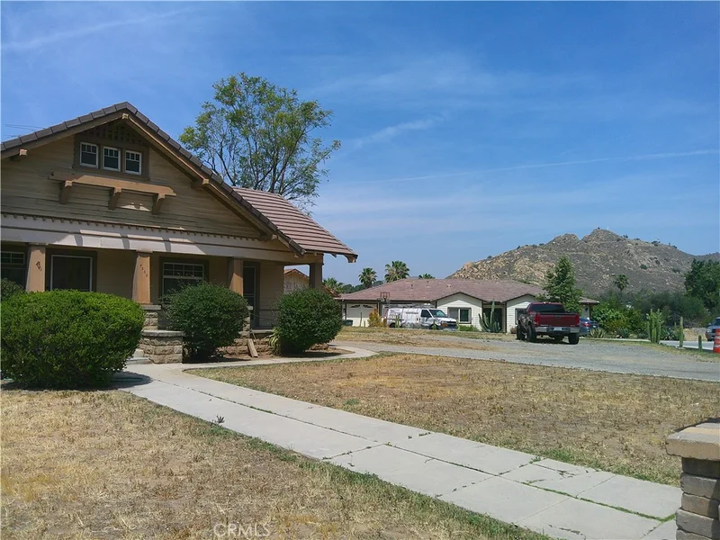 Photo 2 of 4500 Highland Place