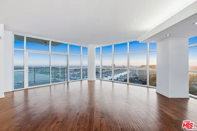 13700 Marina Pointe photo 2