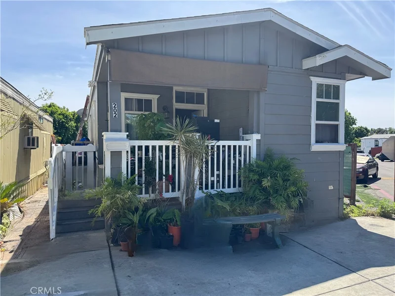 12301 San Fernando