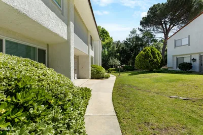 272 Green Moor Place photo 2