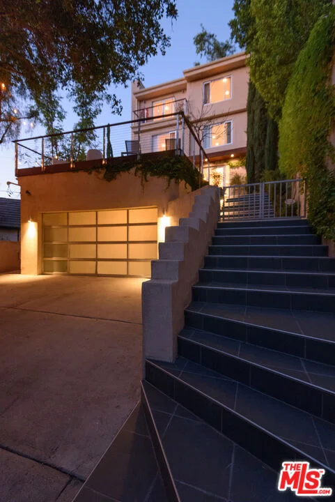 4132 Empis Street, Woodland Hills, CA 91364