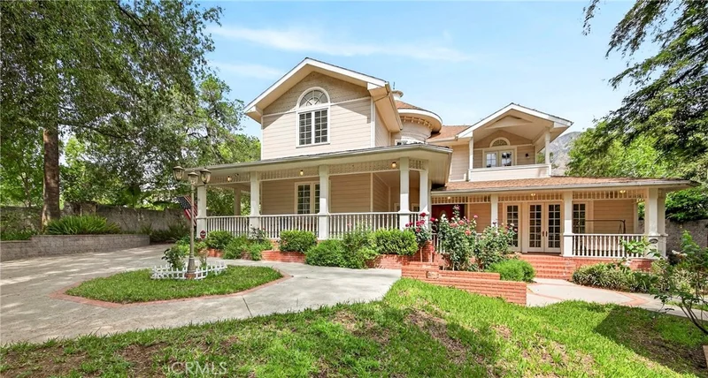 Photo 2 of 465 W Highland Avenue