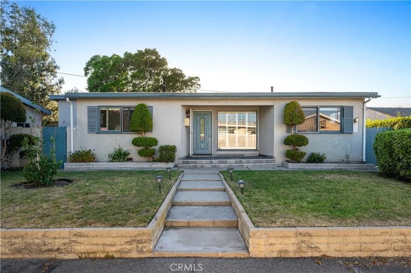 914 N Sacramento, Orange, CA 92867