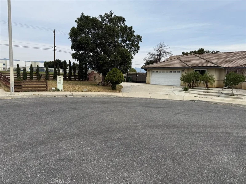 Photo 2 of 10517 Dream Street