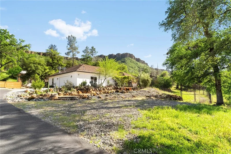 2262 Honey Run Road photo 2