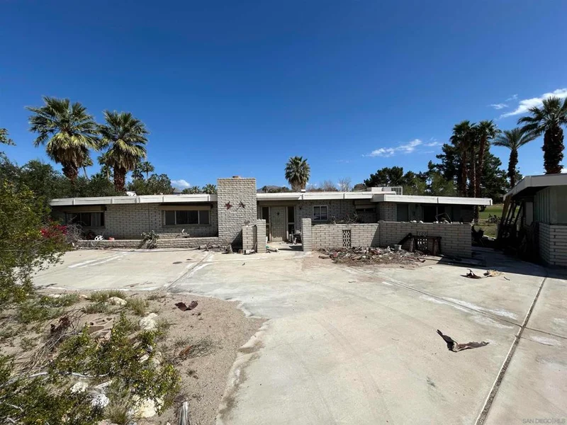 1463 De Anza