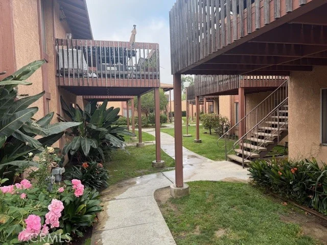 Photo 2 of 5905 Rosemead Blvd 21