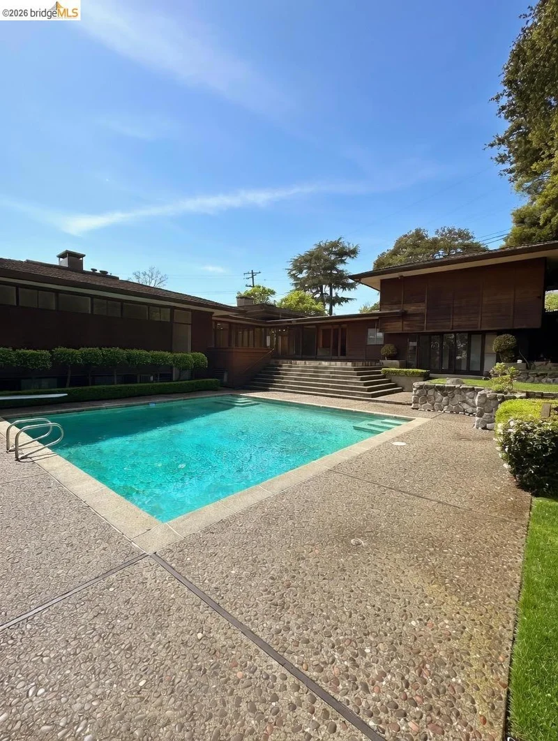 300 Mountain Ave, Piedmont, CA 94611