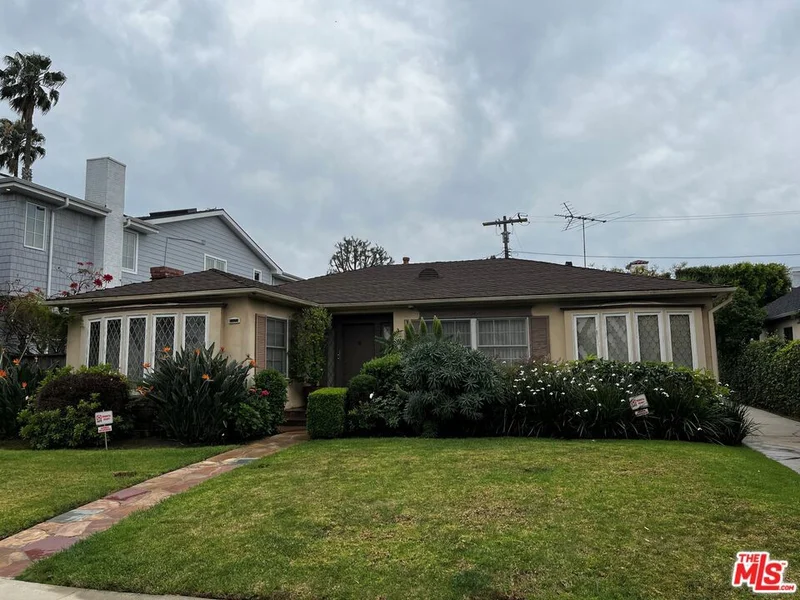 9054 Larke Ellen Circle, Los Angeles, CA 90035