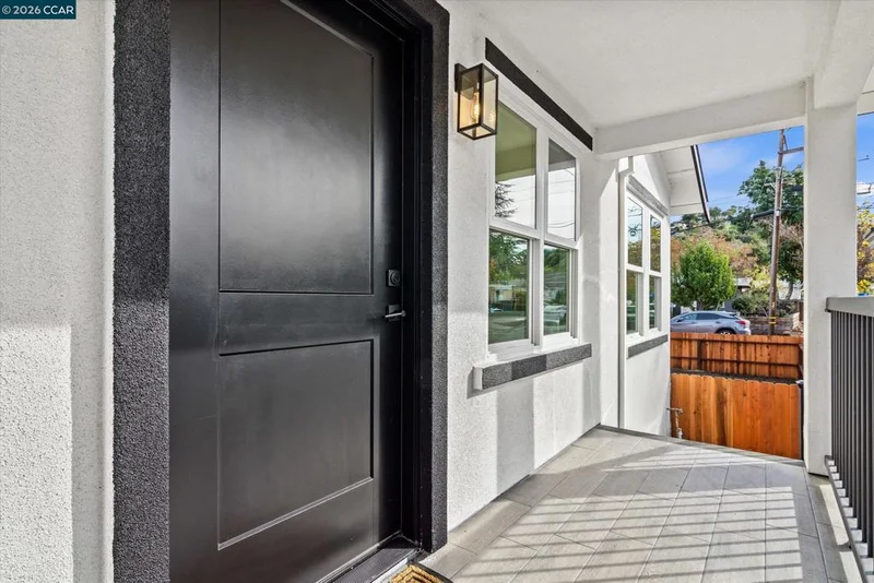 2027 Castro St photo 2