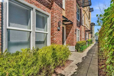 629 Artistic Place photo 2