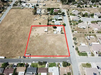 514 E Victory Avenue photo 2