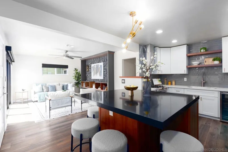 1880 Catalina Blvd, San Diego, CA 92107