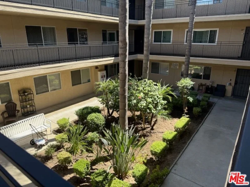 Photo 2 of 6342 Morse Avenue 205