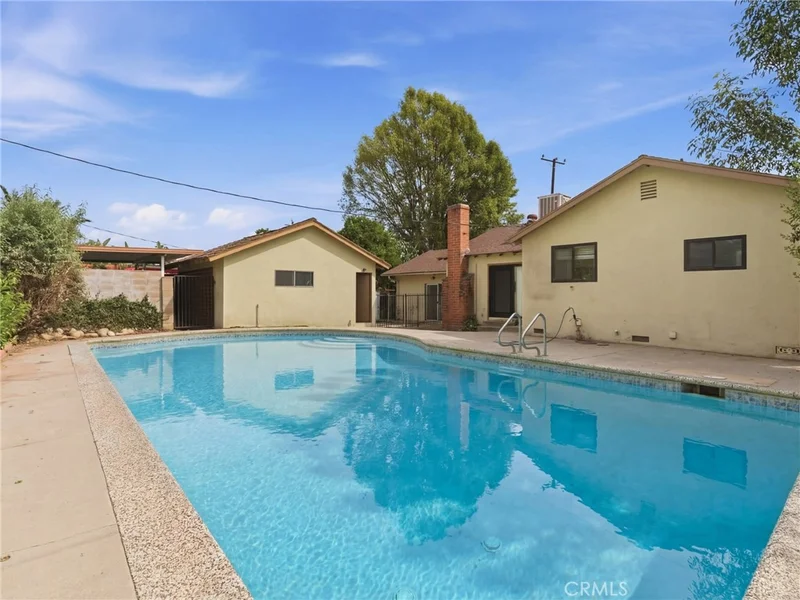 10127 Foothill Boulevard, Sylmar, CA 91342
