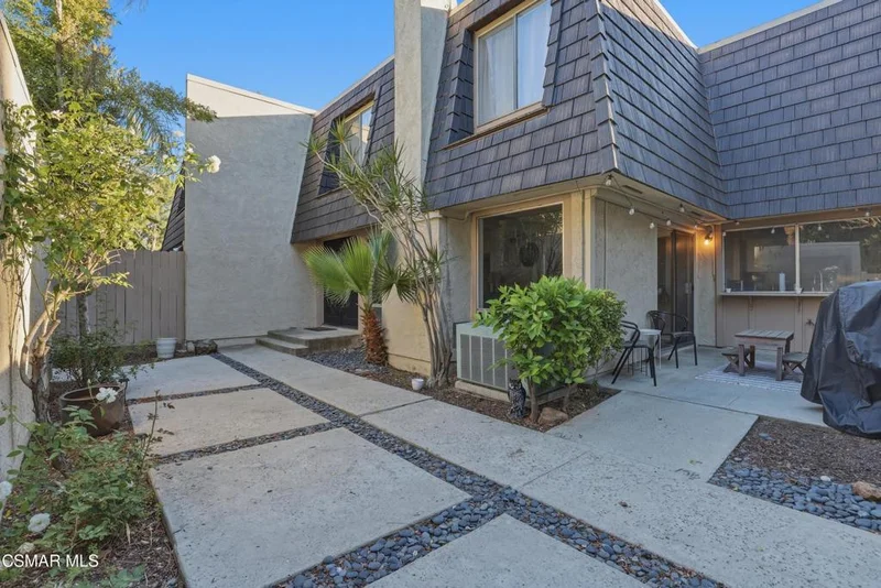Photo 2 of 1530 Plumeria Circle
