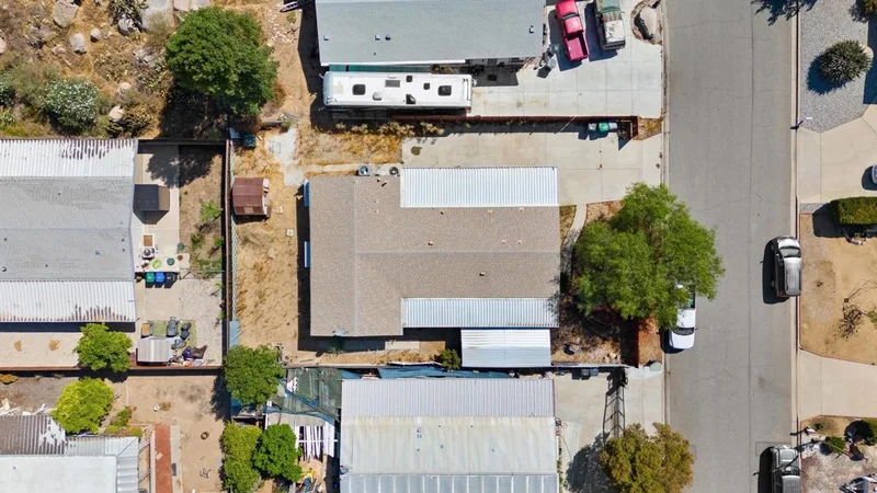 26091 San Quintin Rd photo 2