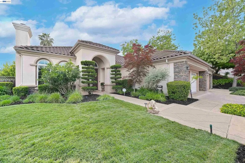 1 Circle E Ranch Pl, San Ramon, CA 94583-9134