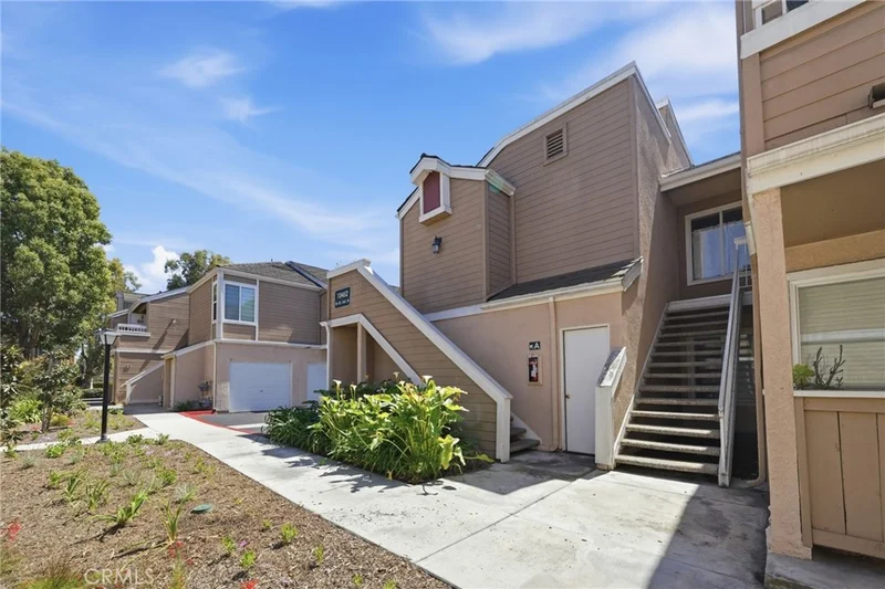 Photo 2 of 10452 W Briar Oaks
