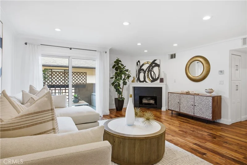 Photo 2 of 355 S Madison Avenue 224