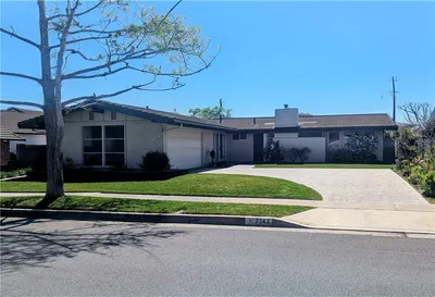 3342 Rossmoor