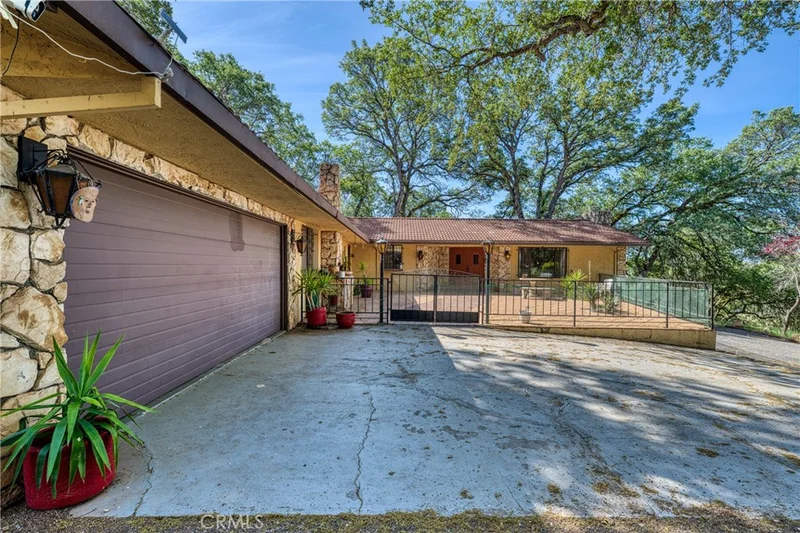 9196 Upper Lake Lucerne Rd, Upper Lake, CA 95485