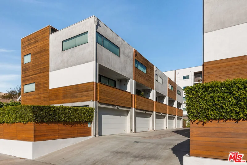 860 1/2 S Wilton Place, Los Angeles, CA 90005