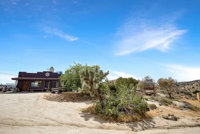 56564 Nelson Avenue photo 2