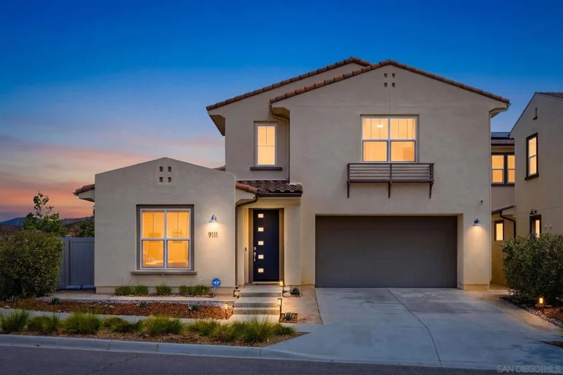 9111 W Bluff Place, Santee, CA 92071