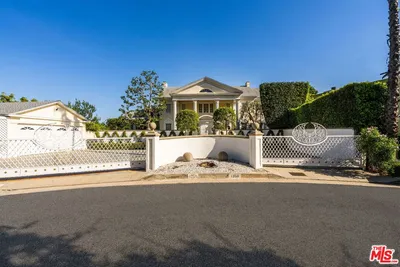 1350 Belfast Drive photo 2