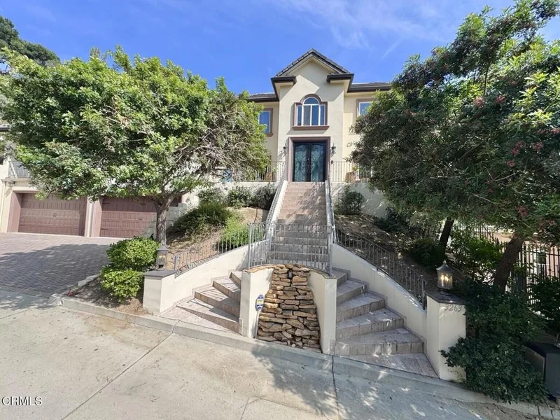 3263 New York Drive photo 2