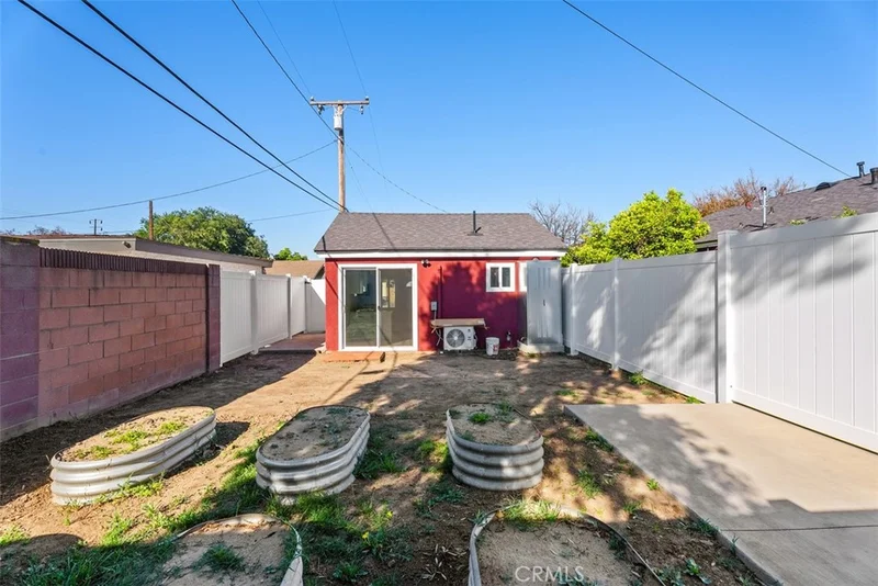 Photo 2 of 1352 W Porter Avenue A