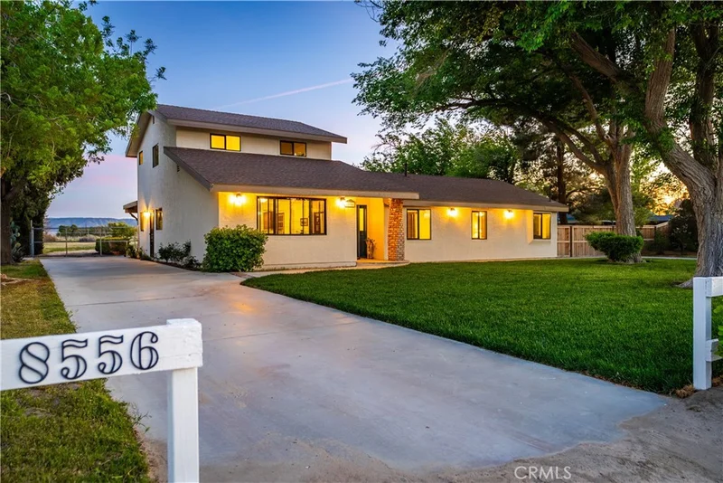 8556 W Avenue E8, Lancaster, CA 93536