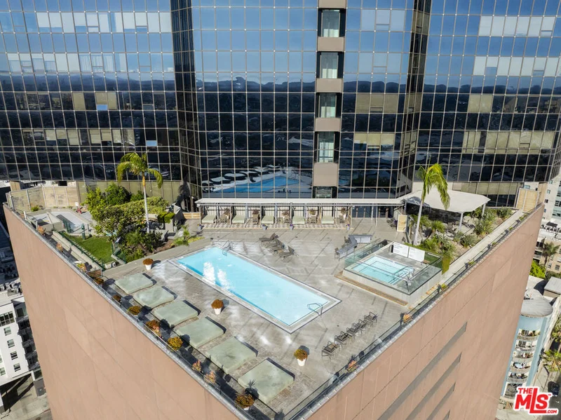 1100 Wilshire Boulevard 2911, Los Angeles, CA 90017