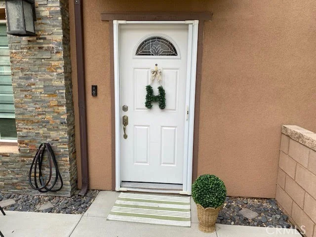 16408 Valencia 411 photo 2