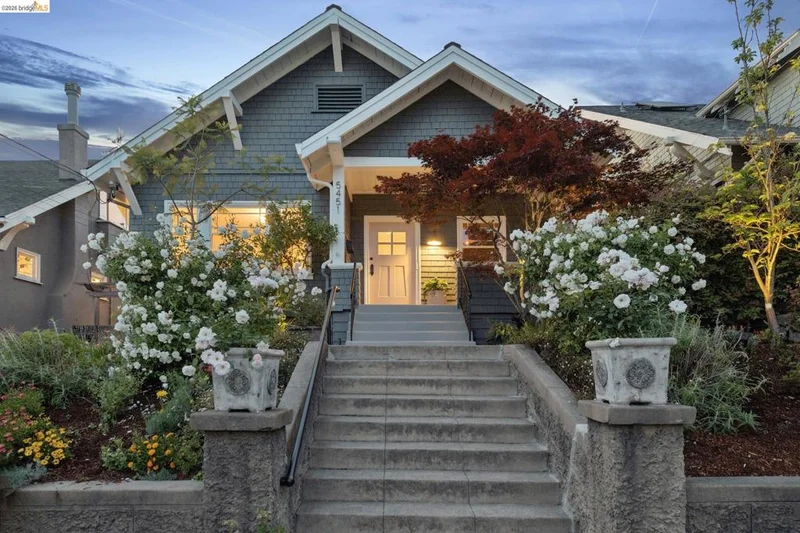 5451 Lawton Ave, Oakland, CA 94618