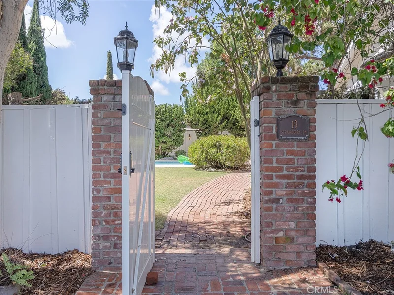 19 Strawberry Lane, Rolling Hills Estates, CA 90274