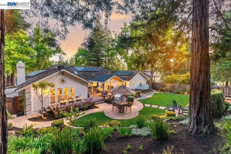 2525 Holly Oak Dr, Danville, CA 94506