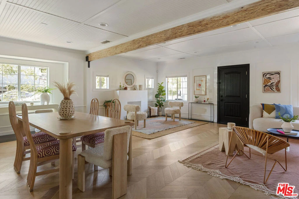 Interior 3