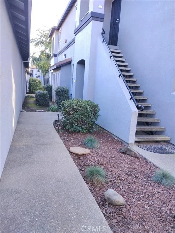 5201 Laguna Oaks 27 photo 2