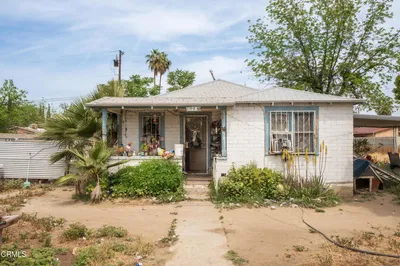 628 E 3rd Street photo 2