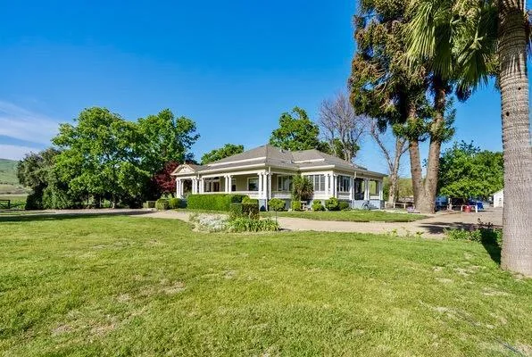Photo 2 of 610 San Felipe Road