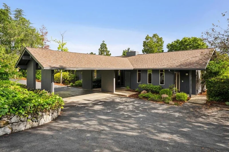 25845 Springhill, Los Altos Hills, CA 94022