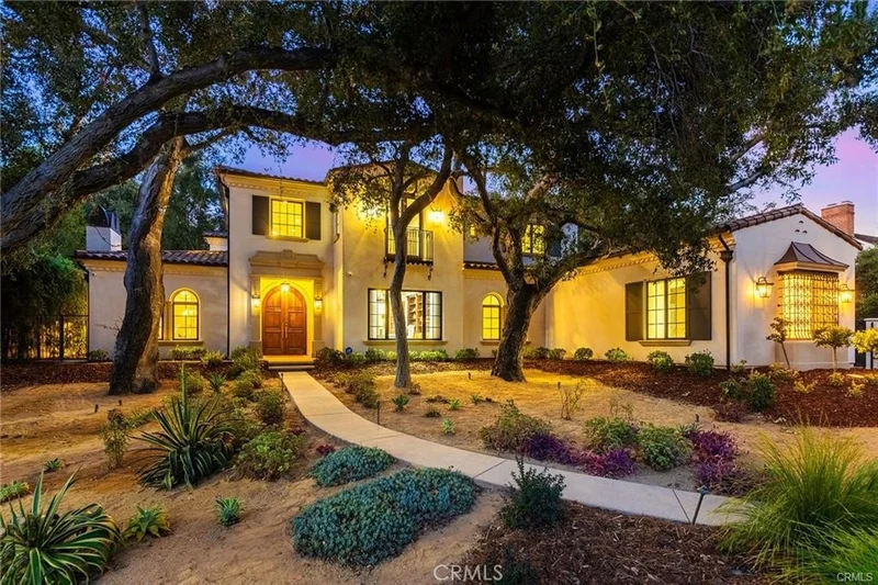 Photo 2 of 81 Hacienda Drive