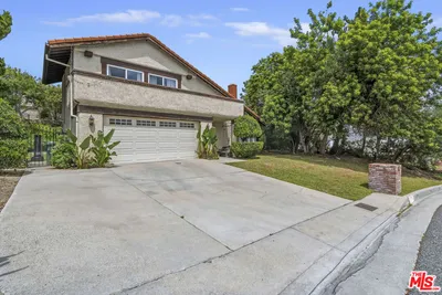 19423 Twin Hills Place photo 2