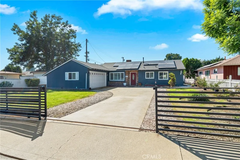 1333 Singingwood photo 2